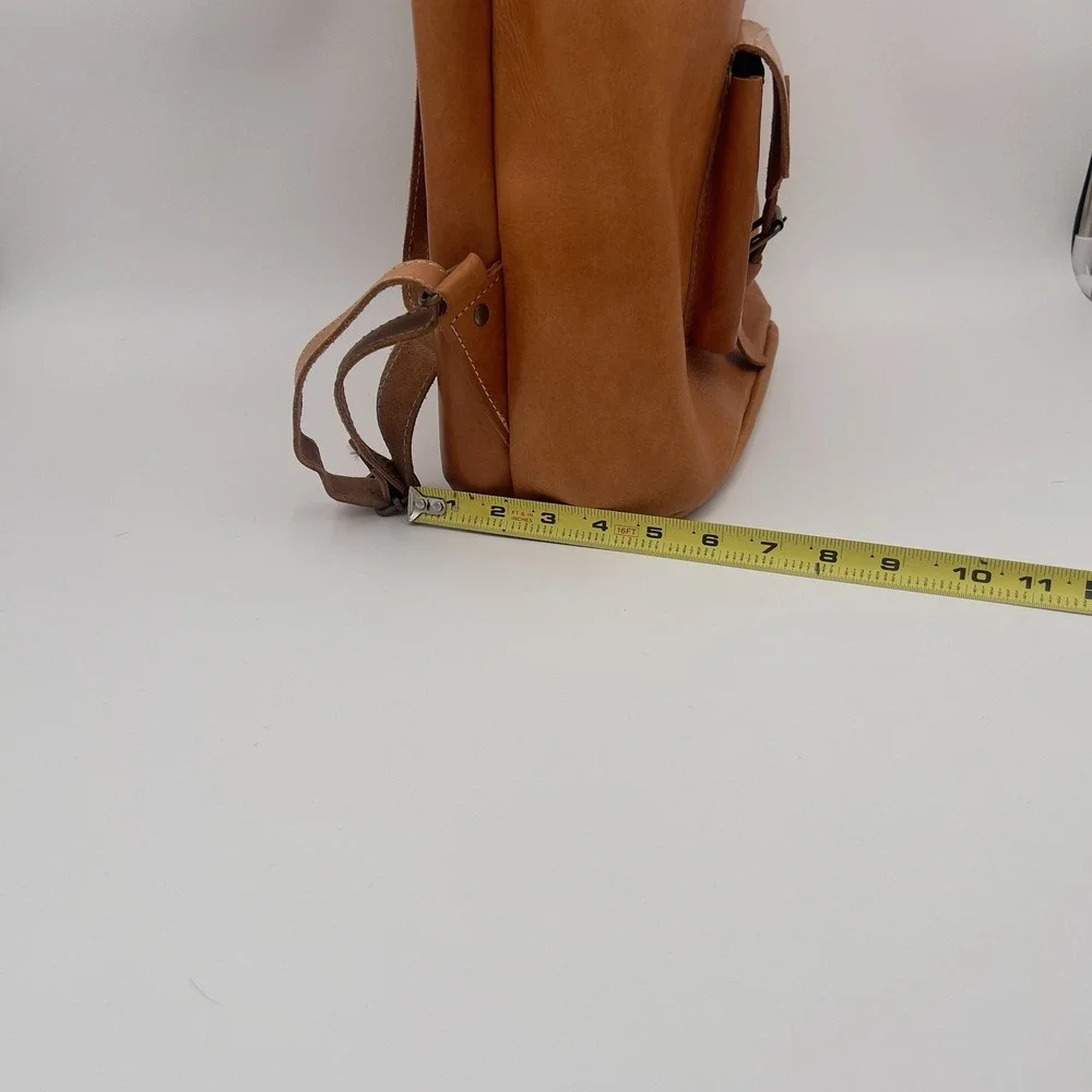 Brown Leather Hiking Backpack 15L Drawstring Buckle 2-Pocket Adjustable Straps